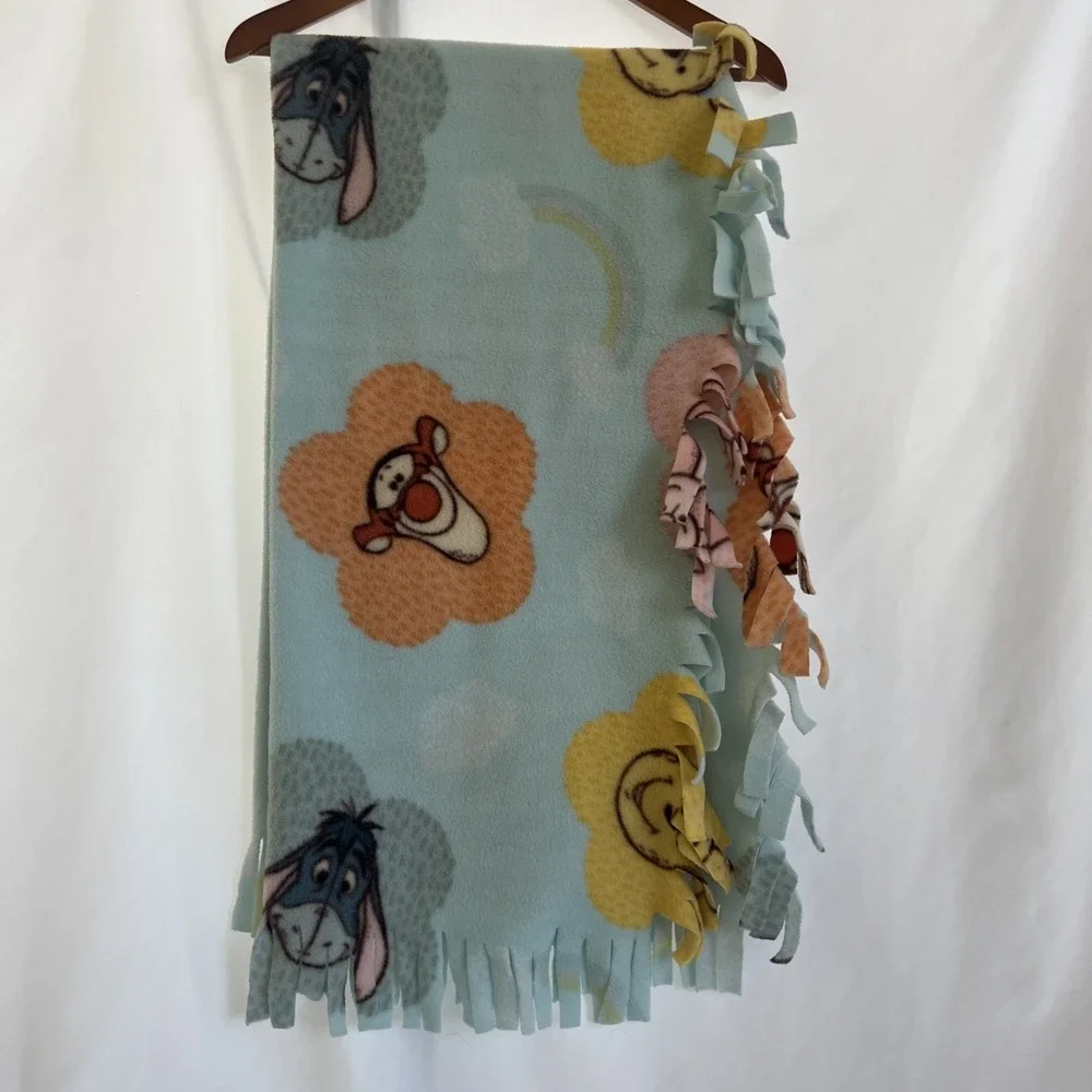 Winnie The Pooh & Friends Flower Badge Fleece Blanket Fringe Soft Kids Rainbow‎
